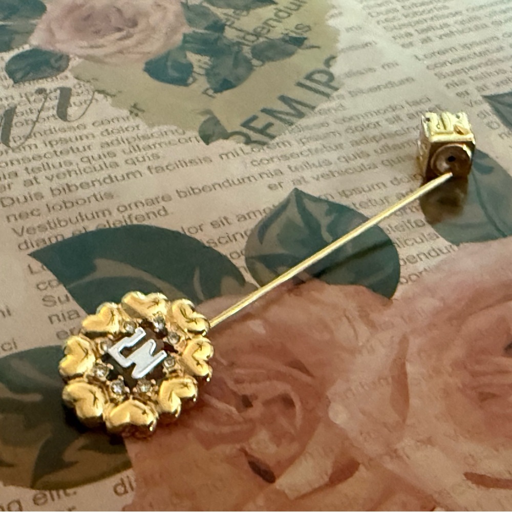 Nina Ricci Gold and White Logo Floral Stick Brooch - Picture 5 of 6